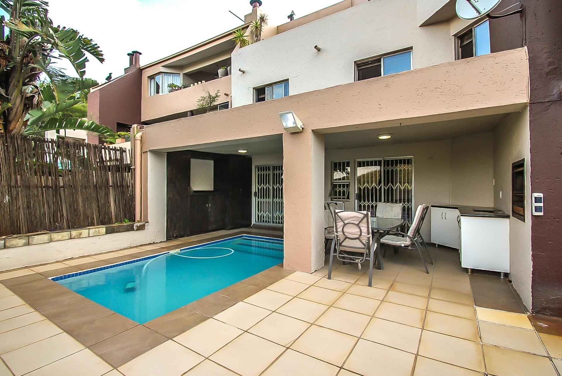 2 bedroom townhouses for rent
