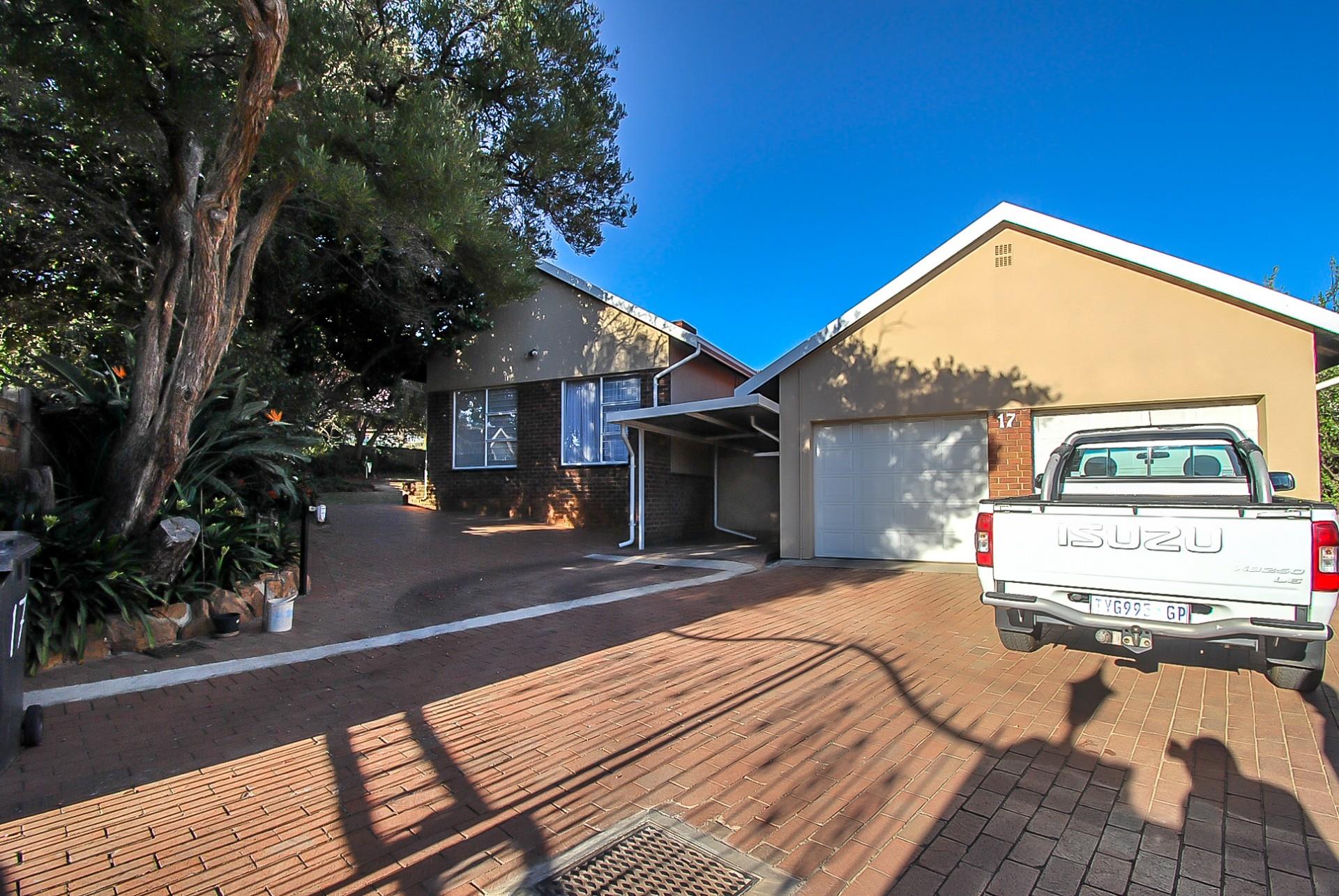 Property for sale in Florida Glen RE/MAX™ of Southern Africa