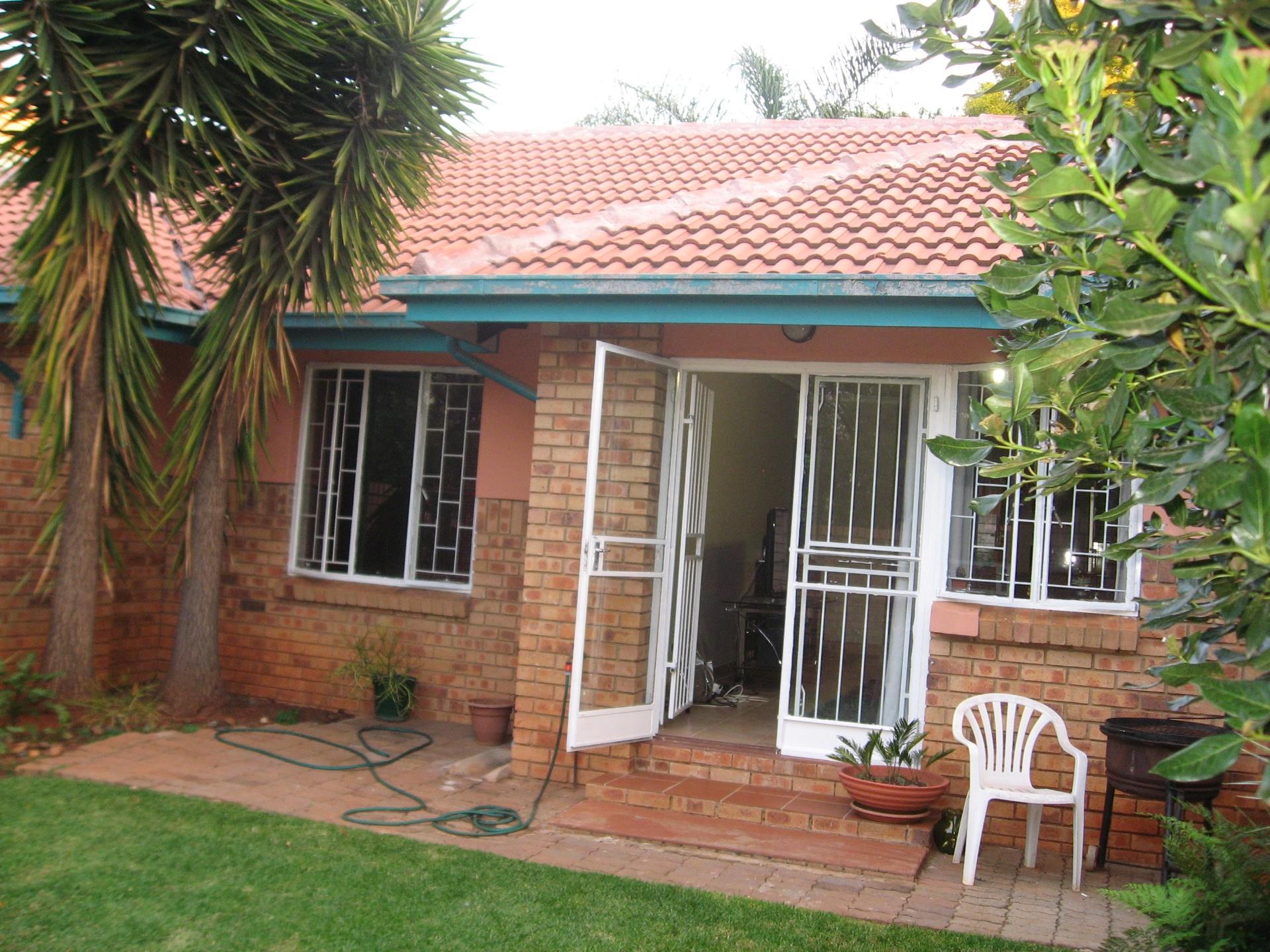 Property to rent in Faerie Glen RE/MAX™ of Southern Africa