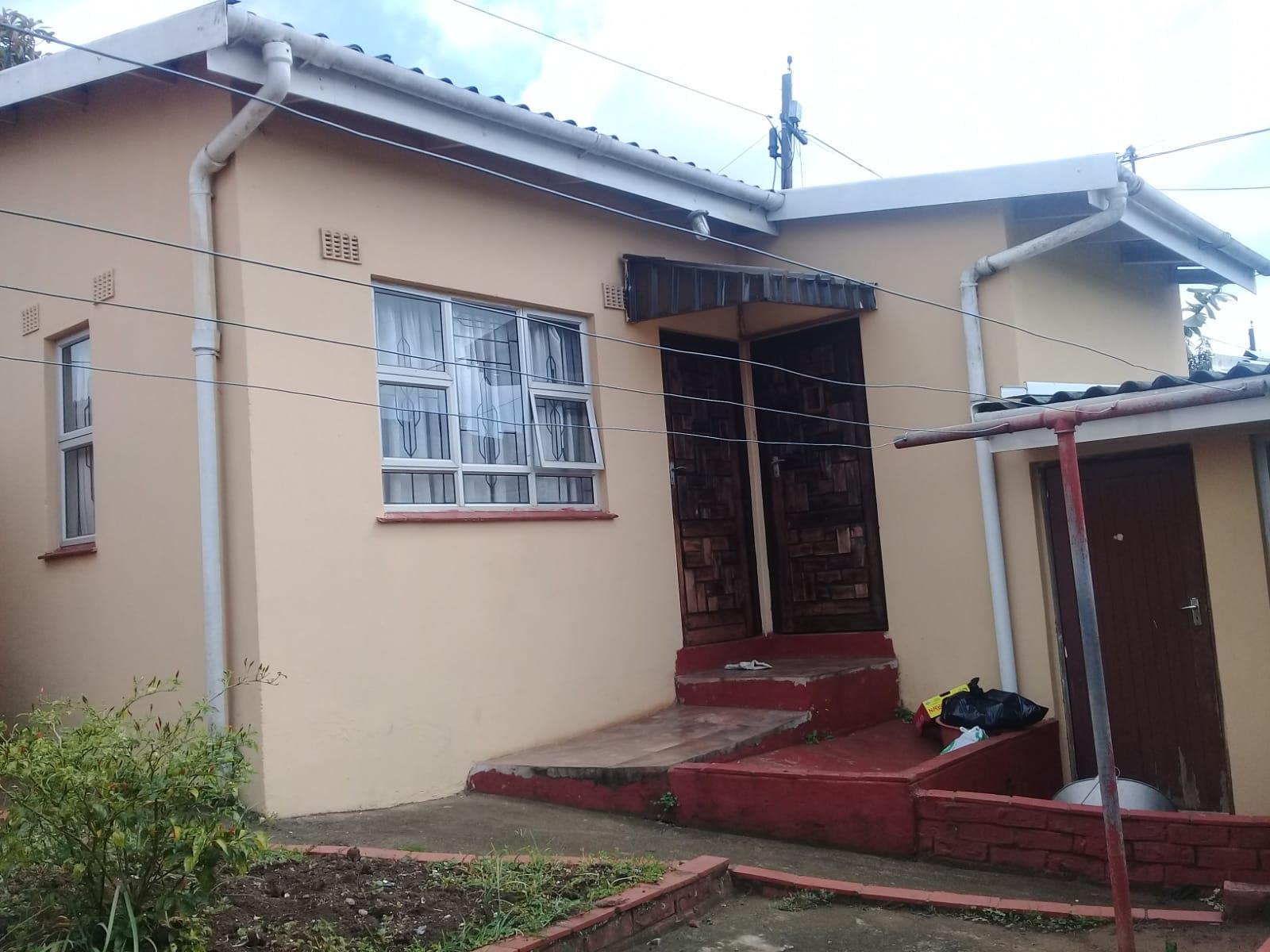 2 Bedroom Townhouse For Sale in Kwamashu RE/MAX™ of Southern Africa