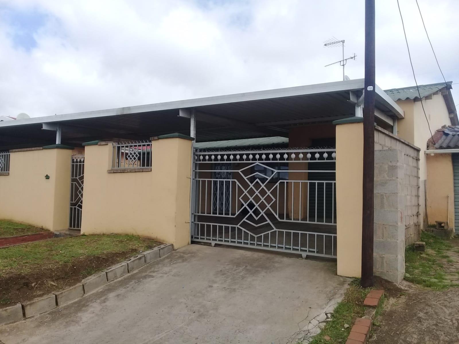 2 Bedroom Townhouse For Sale in Kwamashu RE/MAX™ of Southern Africa