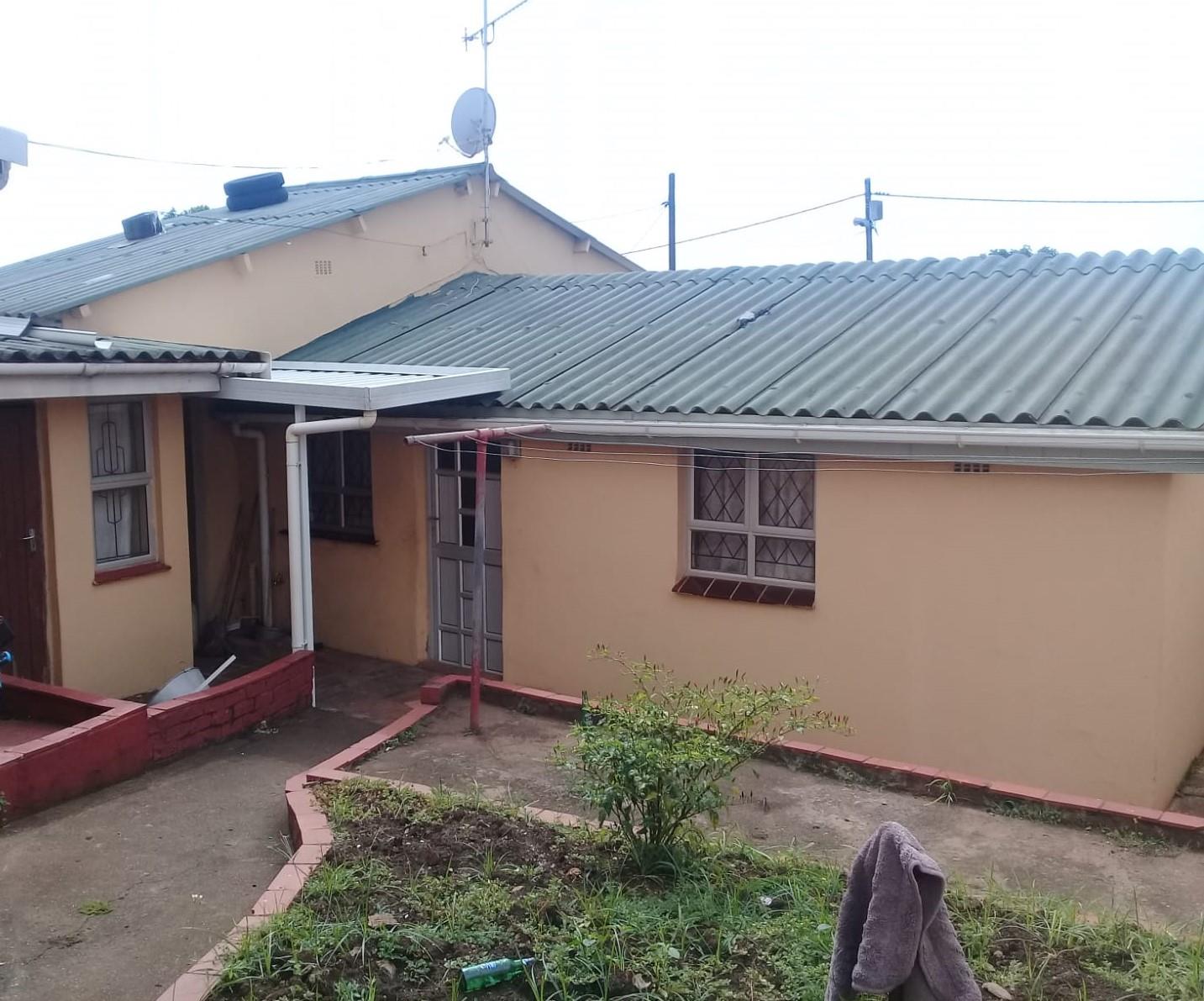 2 Bedroom Townhouse For Sale in Kwamashu | RE/MAX™ of Southern Africa