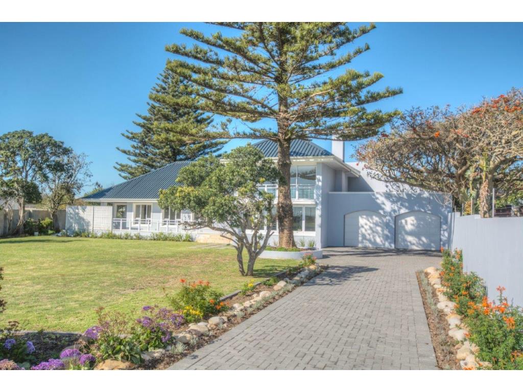 4 Bedroom House Rent 8 Bournemouth Street Summerstrand Port Elizabeth 4 Bedroom House Rent 8 Bournemouth Street Summerstrand Port Elizabeth