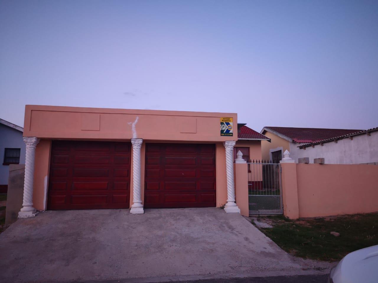 2 Bedroom House For Sale in Kwadwesi RE/MAX™ of Southern Africa