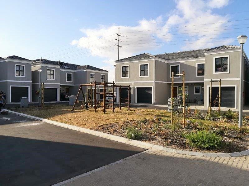 Property to rent in Parklands North RE/MAX™ of Southern Africa