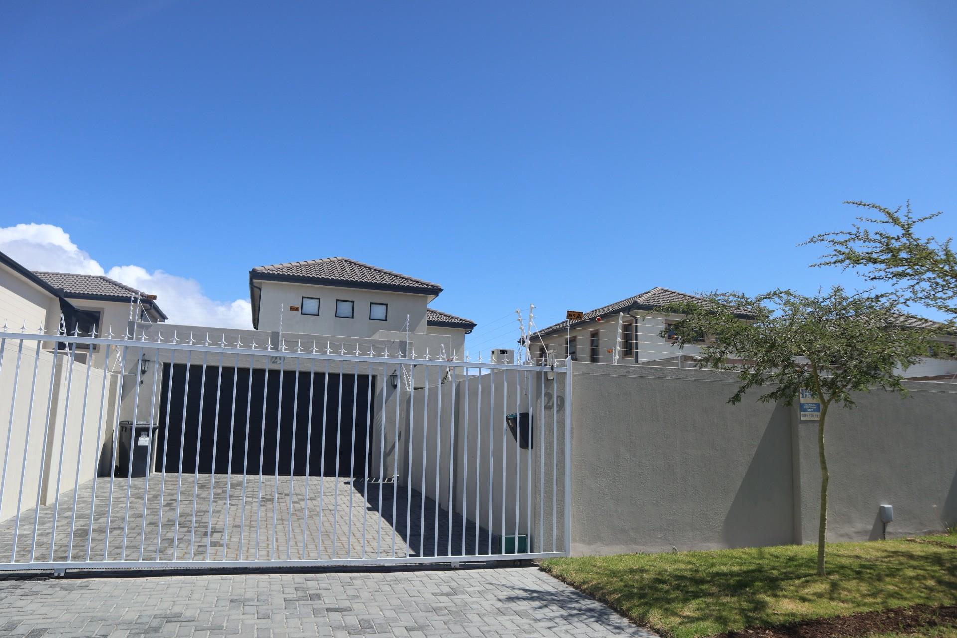 Property to rent in Parklands North RE/MAX™ of Southern Africa