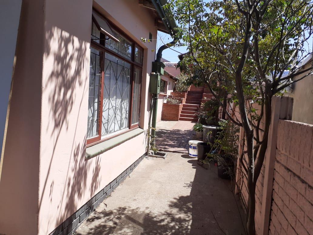 4 Bedroom House For Sale in Austerville RE/MAX™ of Southern Africa