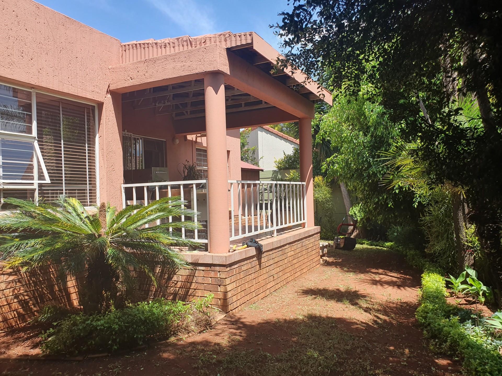 Property to rent in Faerie Glen RE/MAX™ of Southern Africa