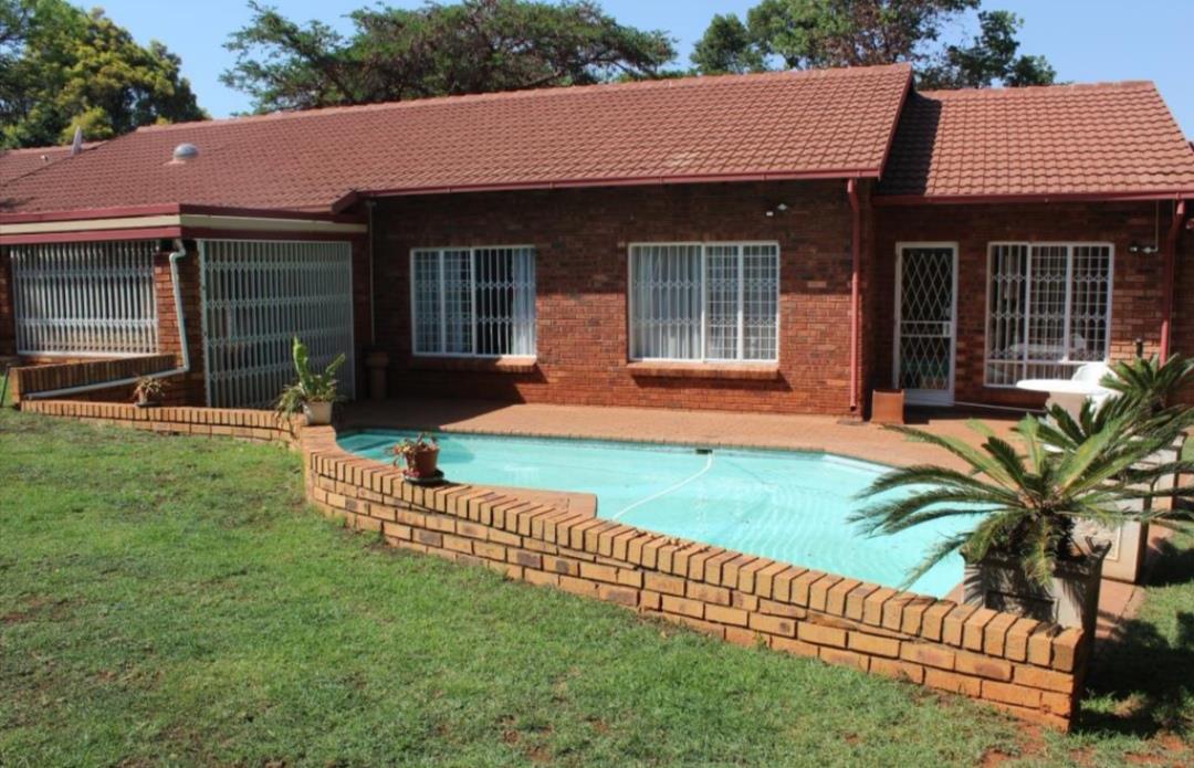 Property to rent in Faerie Glen RE/MAX™ of Southern Africa
