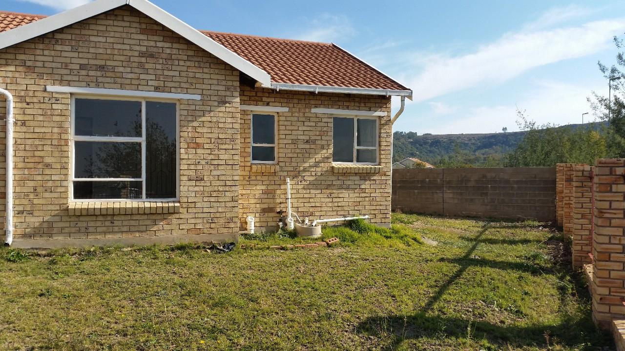 3 Bedroom House In Ladybrand Re Max