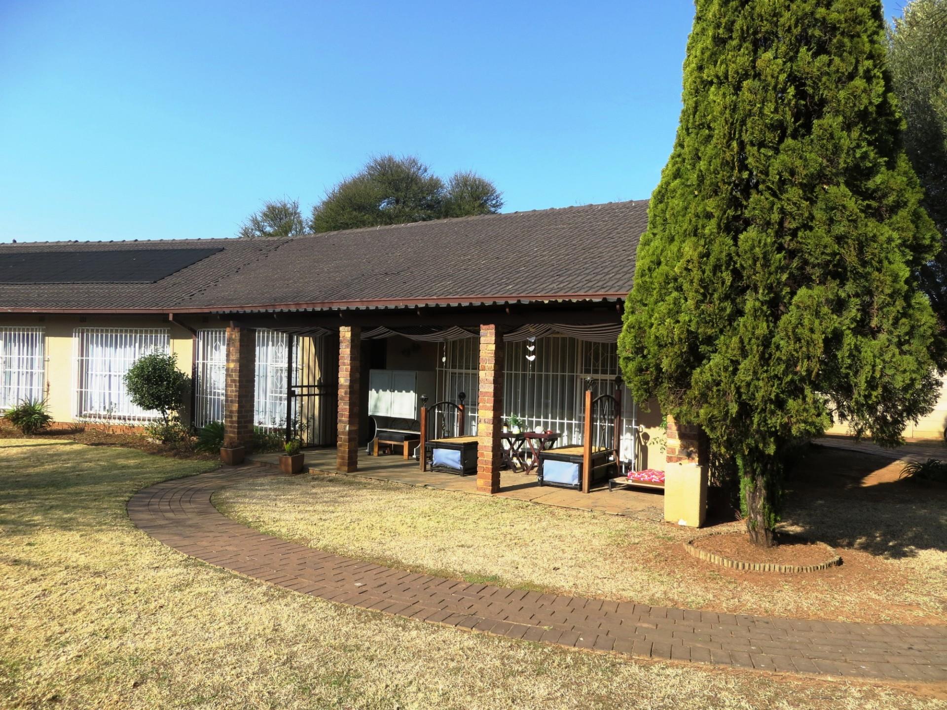 3 Bedroom House For Sale in Brackenhurst RE/MAX™ of Southern Africa
