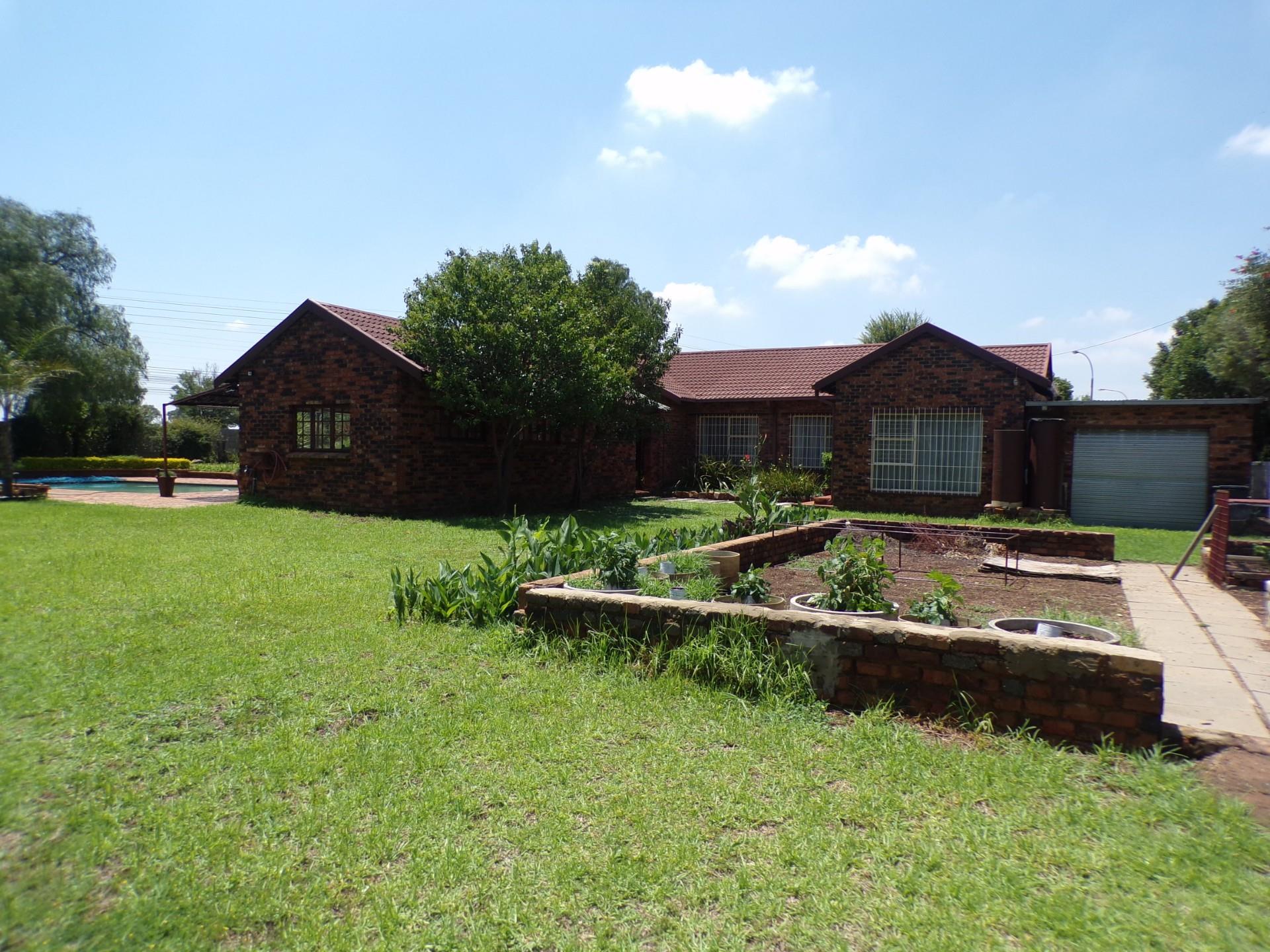 3 Bedroom House For Sale in Brackenhurst RE/MAX™ of Southern Africa