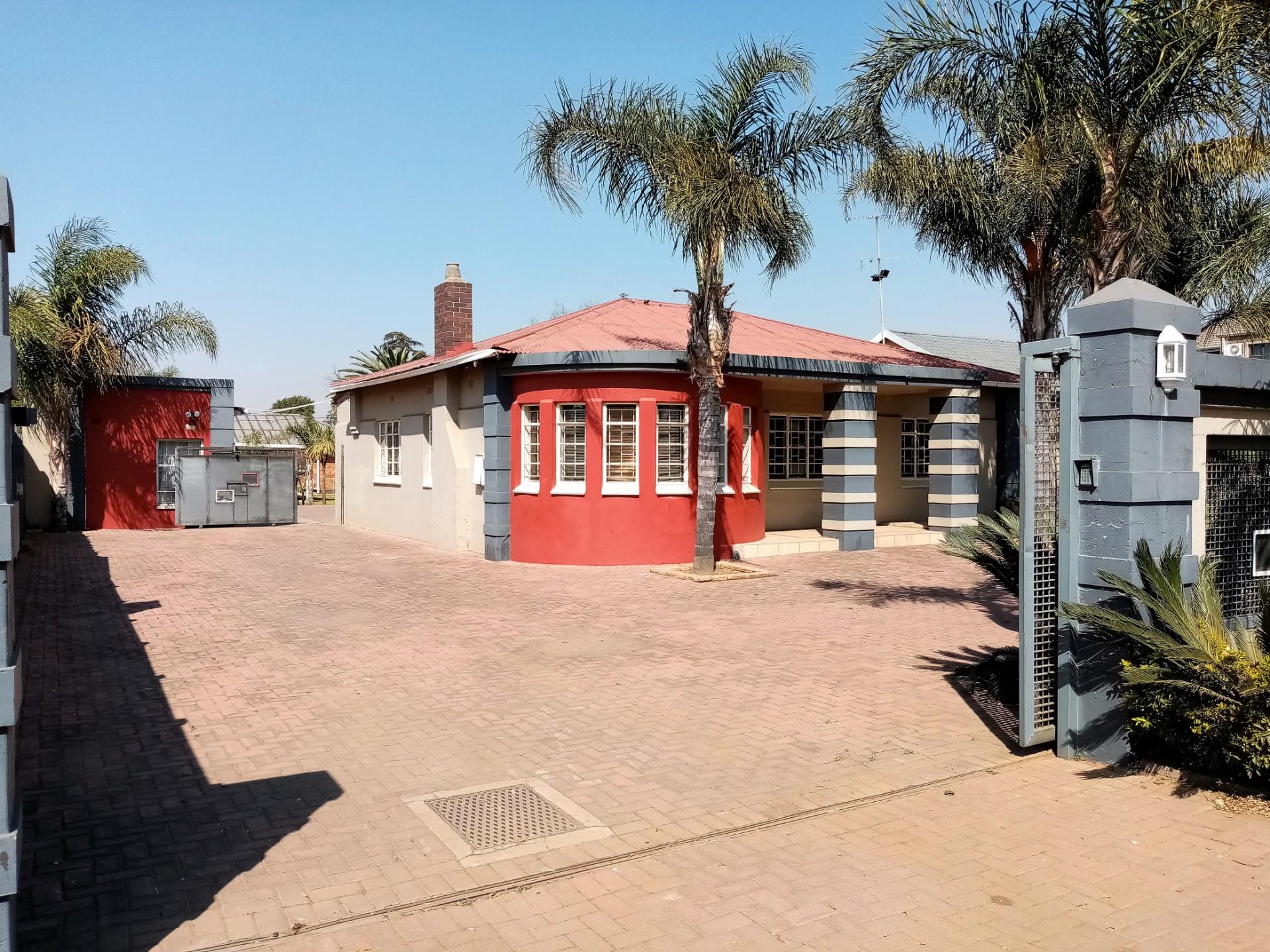 Property and houses for sale in New Redruth, Gauteng RE/MAX