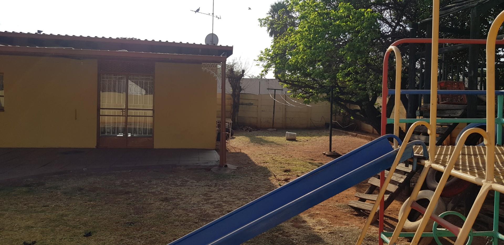 5 bedroom 3 bathroom house for sale