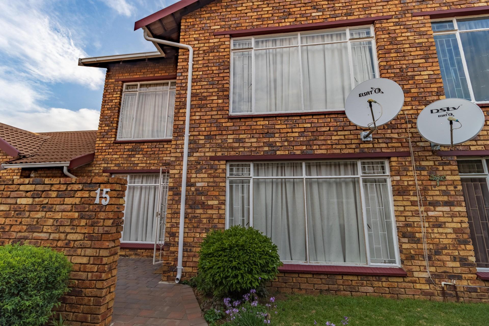 3 Bedroom House For Sale in Mayfield Park RE/MAX™ of Southern Africa