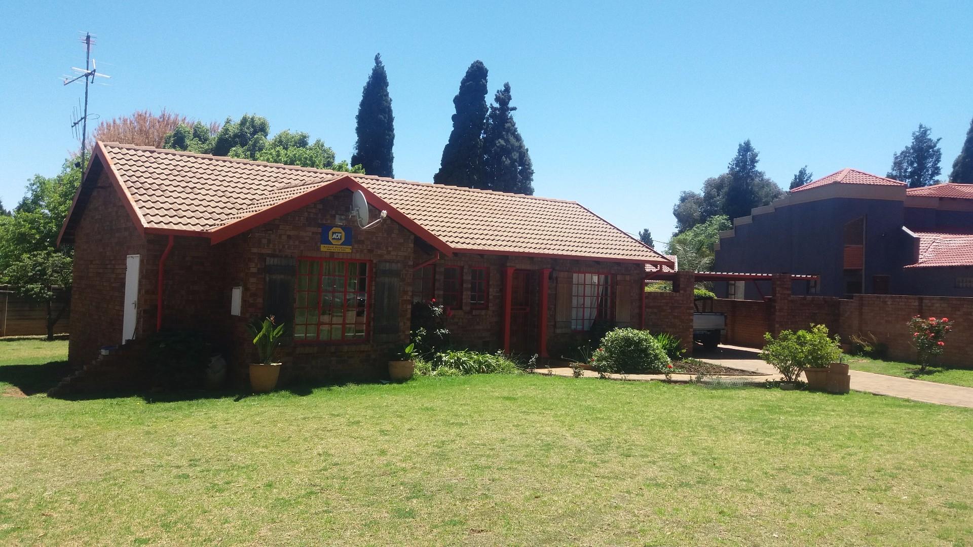 3 Bedroom House For Sale in Albertsdal RE/MAX™ of Southern Africa