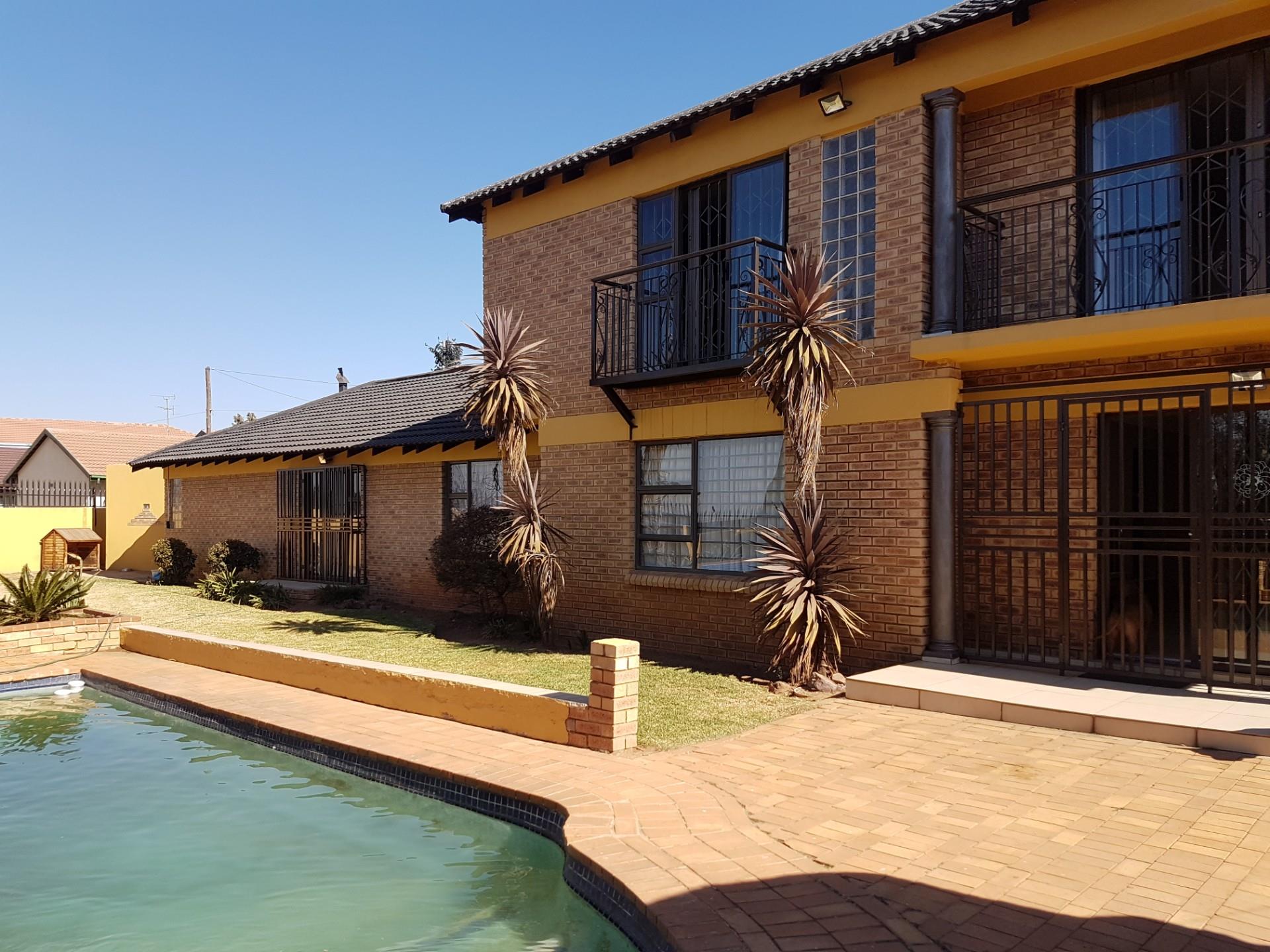 Property For Sale In Lenasia South RE MAX Of Southern Africa   Pic 38197081 