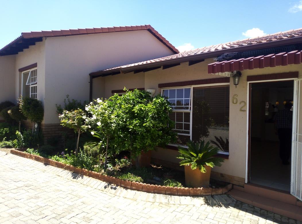 2 Bedroom House For Sale in Mulbarton RE/MAX™ of Southern Africa