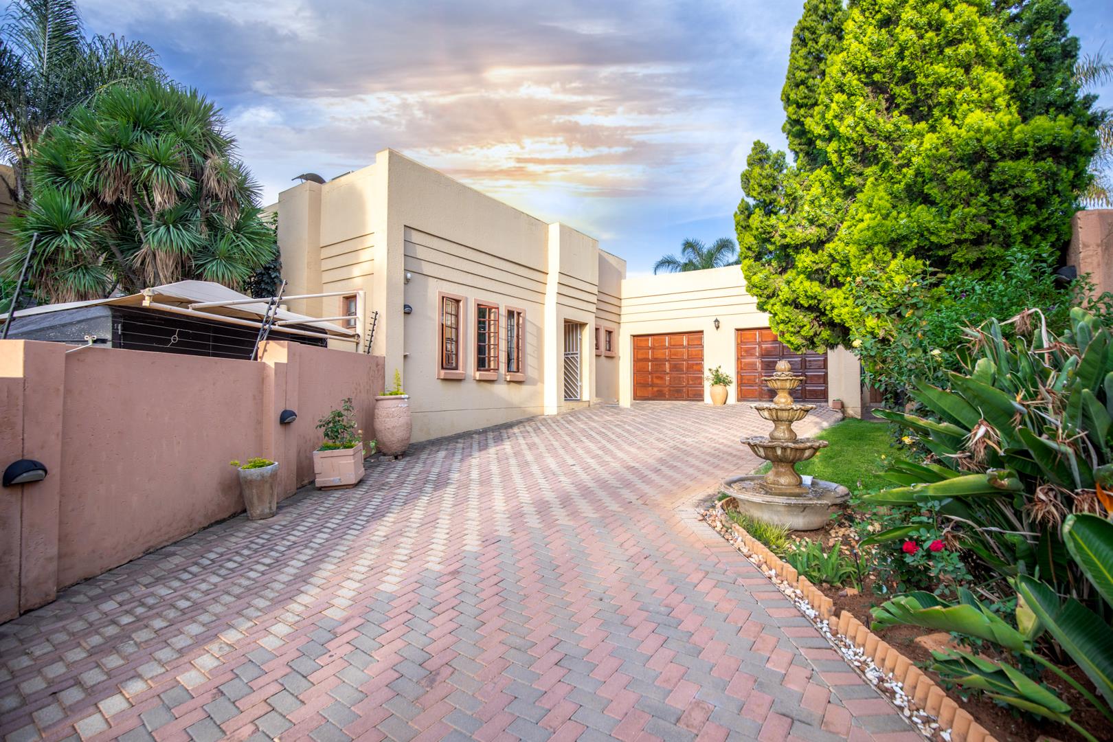 Property to rent in Faerie Glen RE/MAX™ of Southern Africa