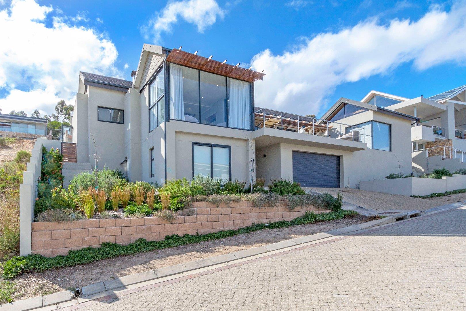 4 Bedroom House For Sale in Fairhaven Country Estate RE/MAX™ of