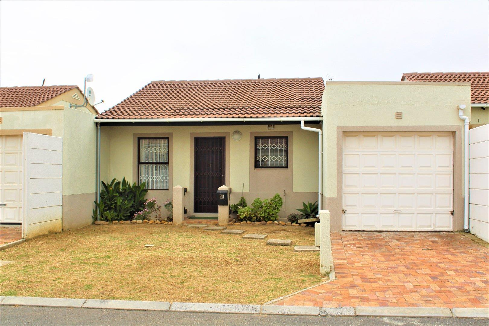 New mid $700,000s 33c state street, victoria park 3 2 2 house open sun 17 dec, 2:00 pm to 2:30 pm added 2 days ago lee & derek baston |. 2 Bedroom House For Sale in Victoria Park RE/MAX™ of Southern Africa