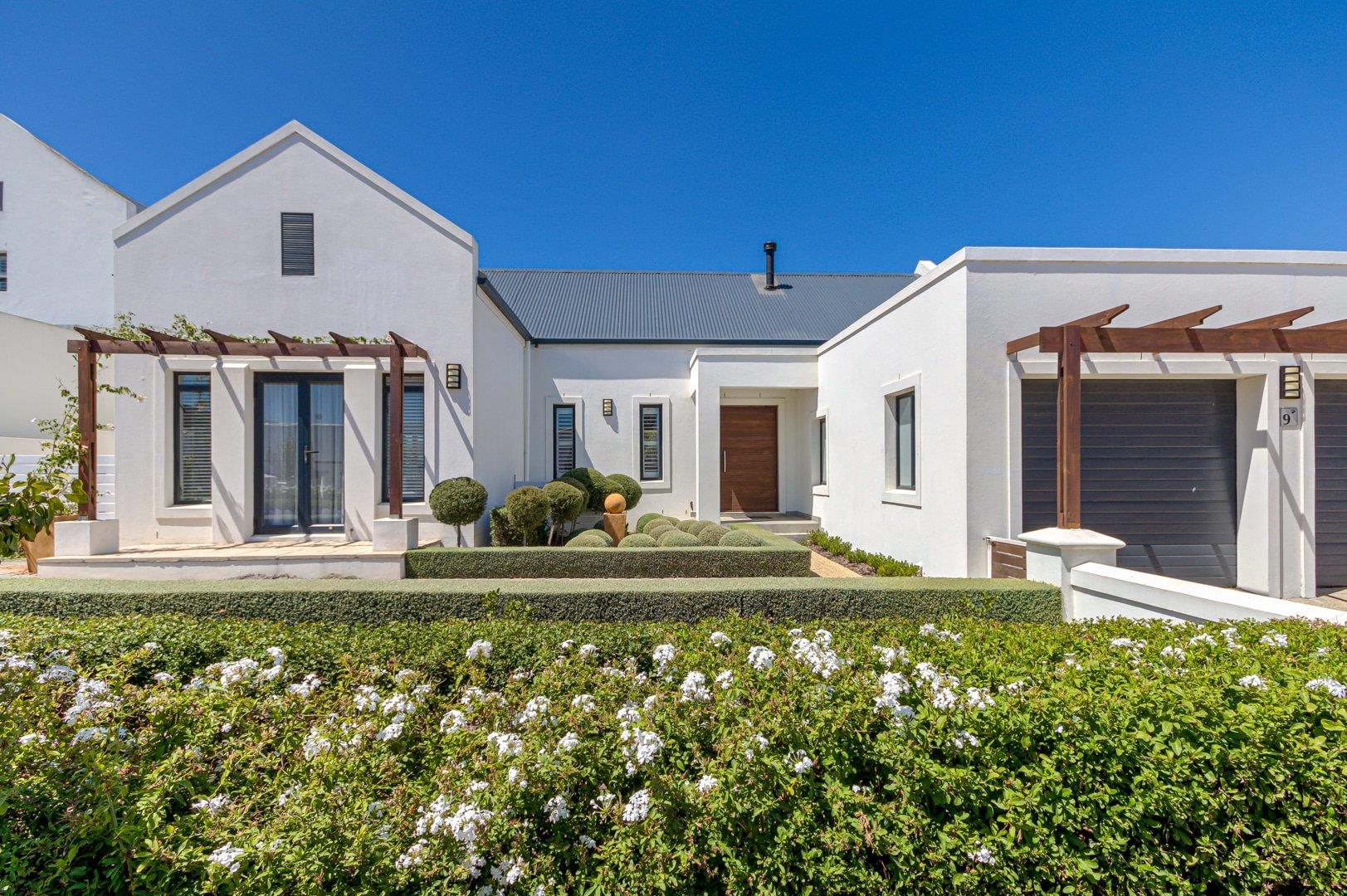 3 Bedroom House For Sale in Croydon Olive Estate RE/MAX™ of Southern