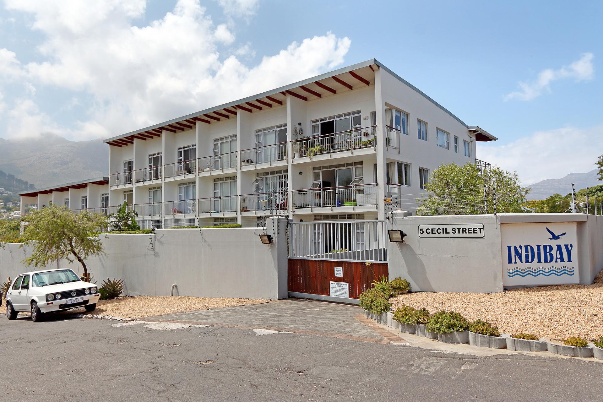 Apartment Flat In Hout Bay Central Re Max