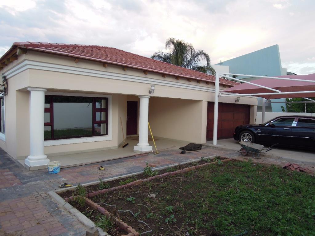  3  Bedroom  House  For Sale in Phakalane for BWP 2 200 000 