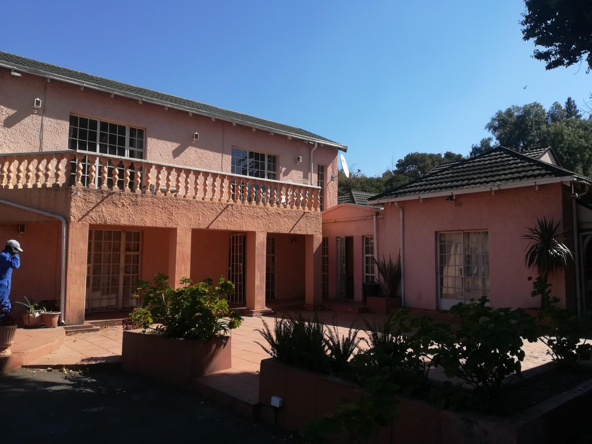 9 Bedroom House For Sale in Delville | RE/MAX™ of Southern Africa