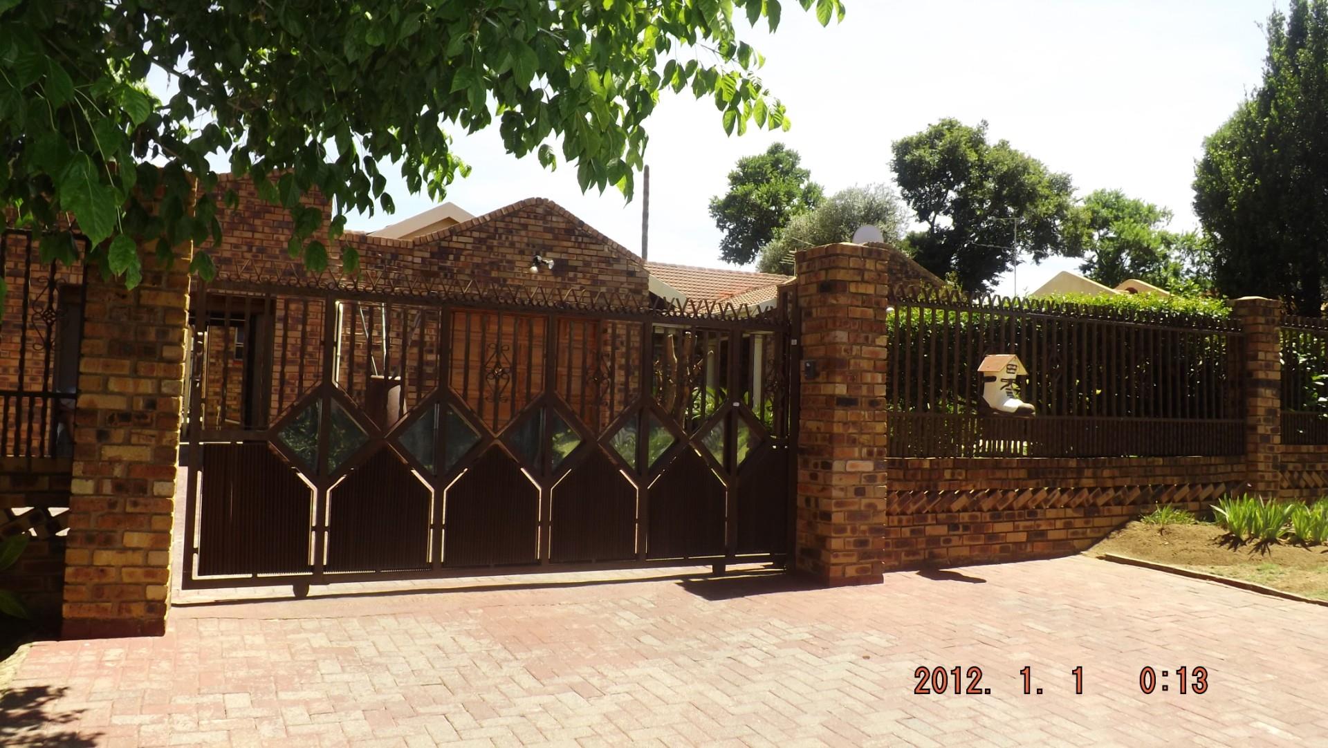 3 Bedroom House For Sale in Mayfield Park RE/MAX™ of Southern Africa