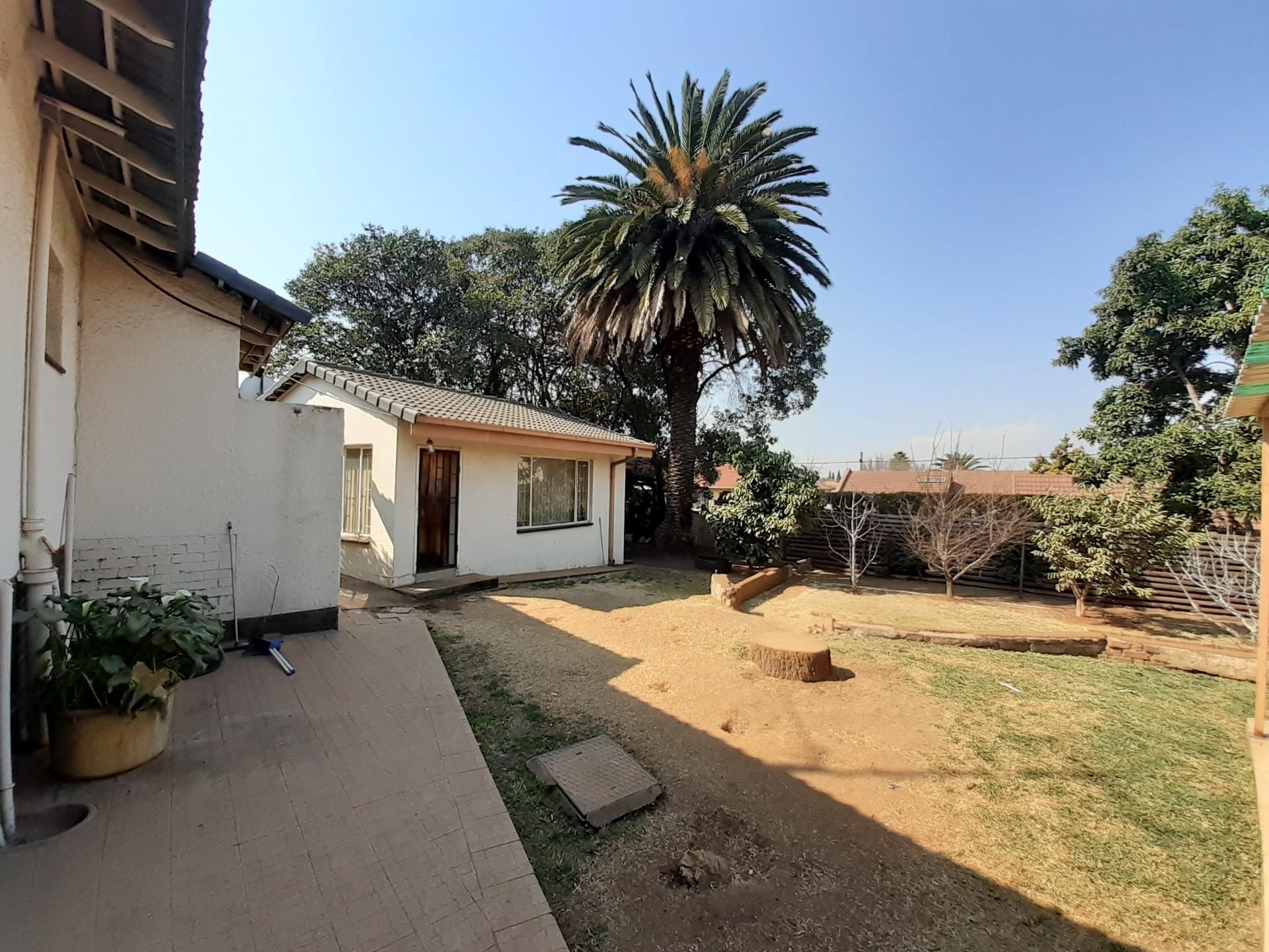 4 Bedroom House For Sale in Lambton Gardens RE/MAX™ of Southern Africa