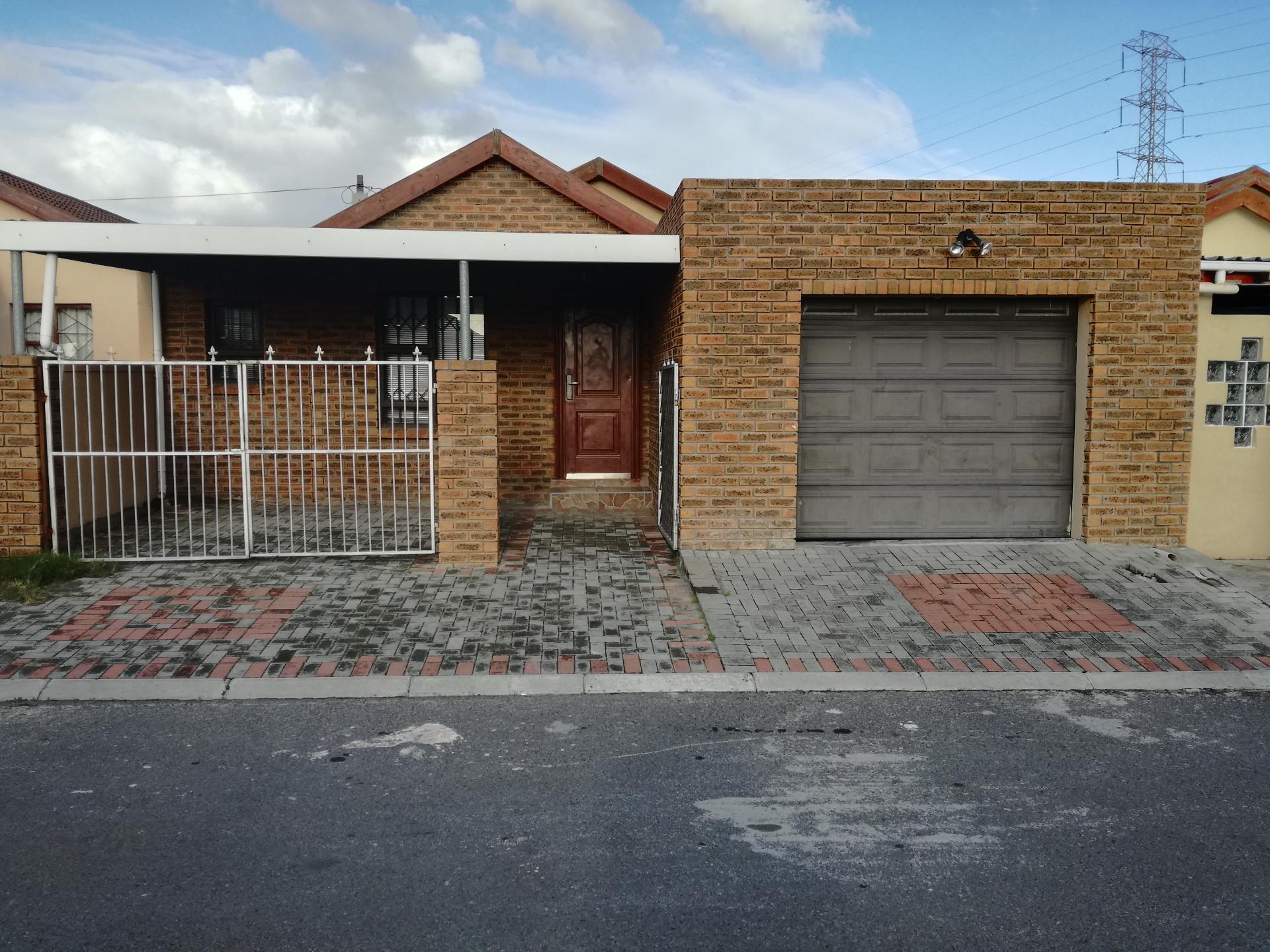 3 Bedroom House For Sale in Highbury Park RE/MAX™ of Southern Africa