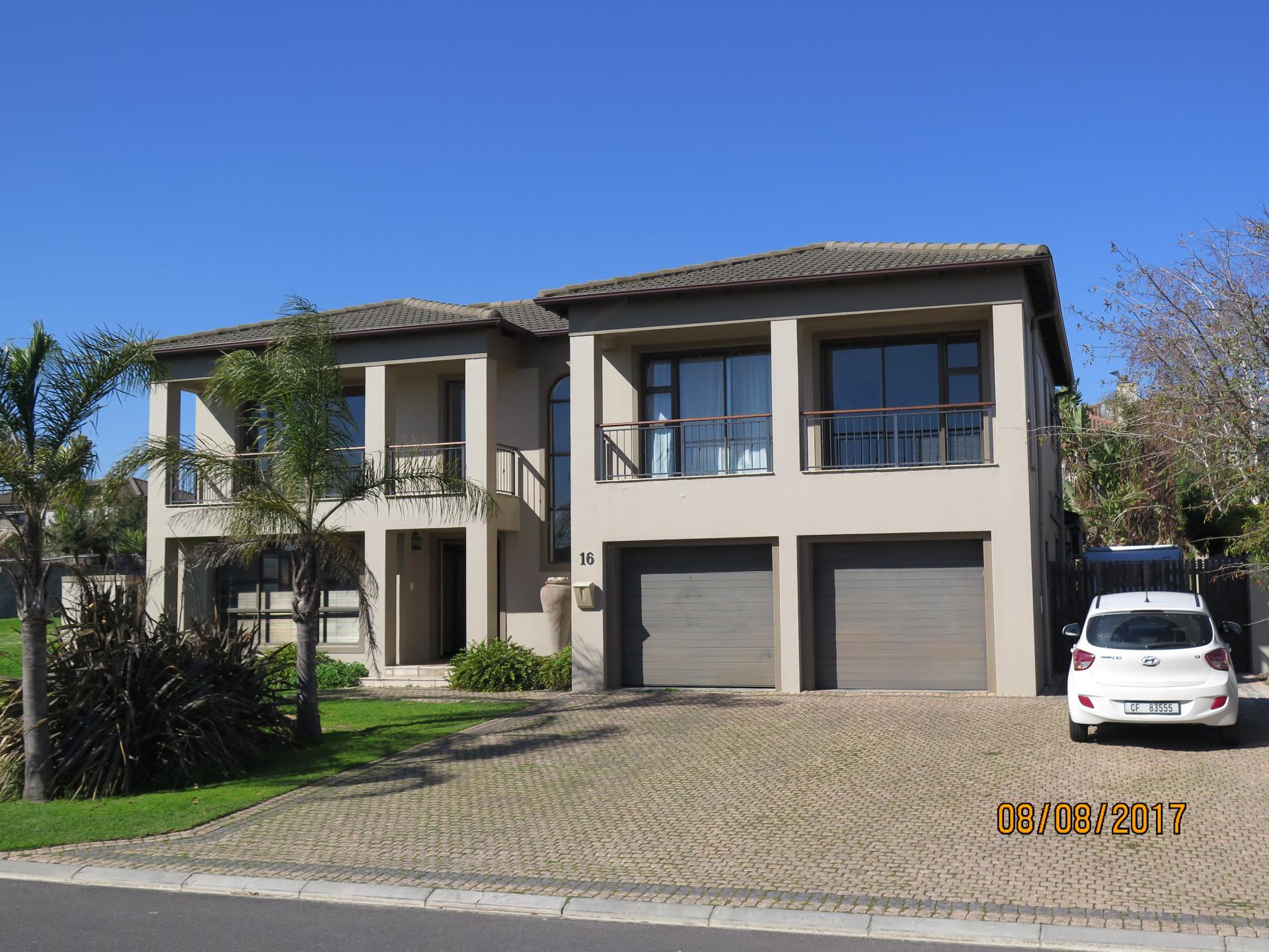 RE/MAX Property Centre