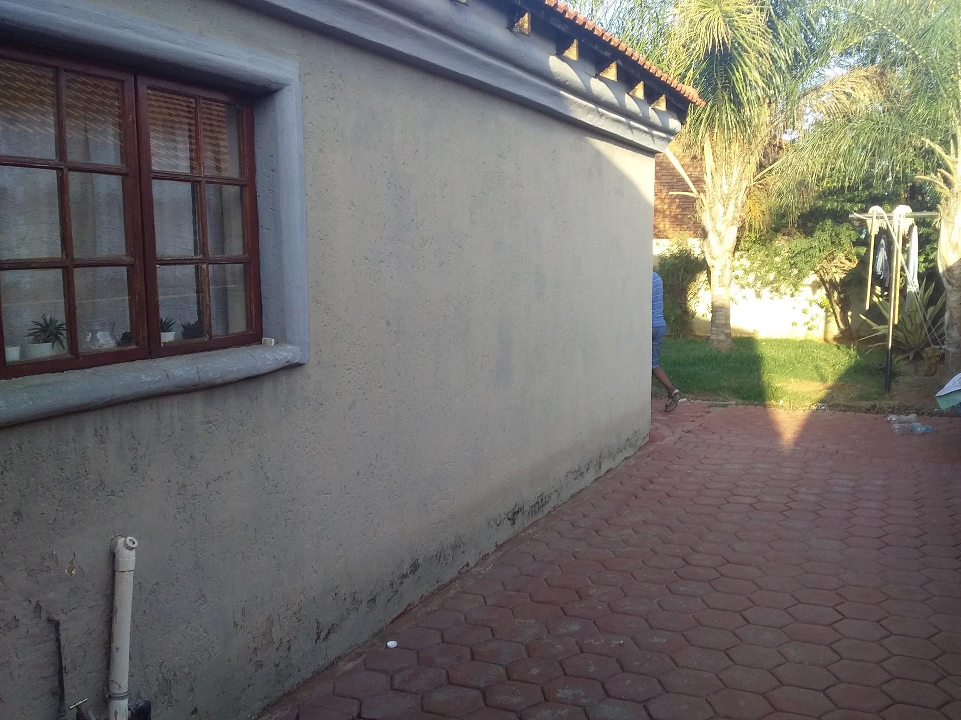 3 Bedroom House For Sale in Mamelodi East RE/MAX™ of Southern Africa