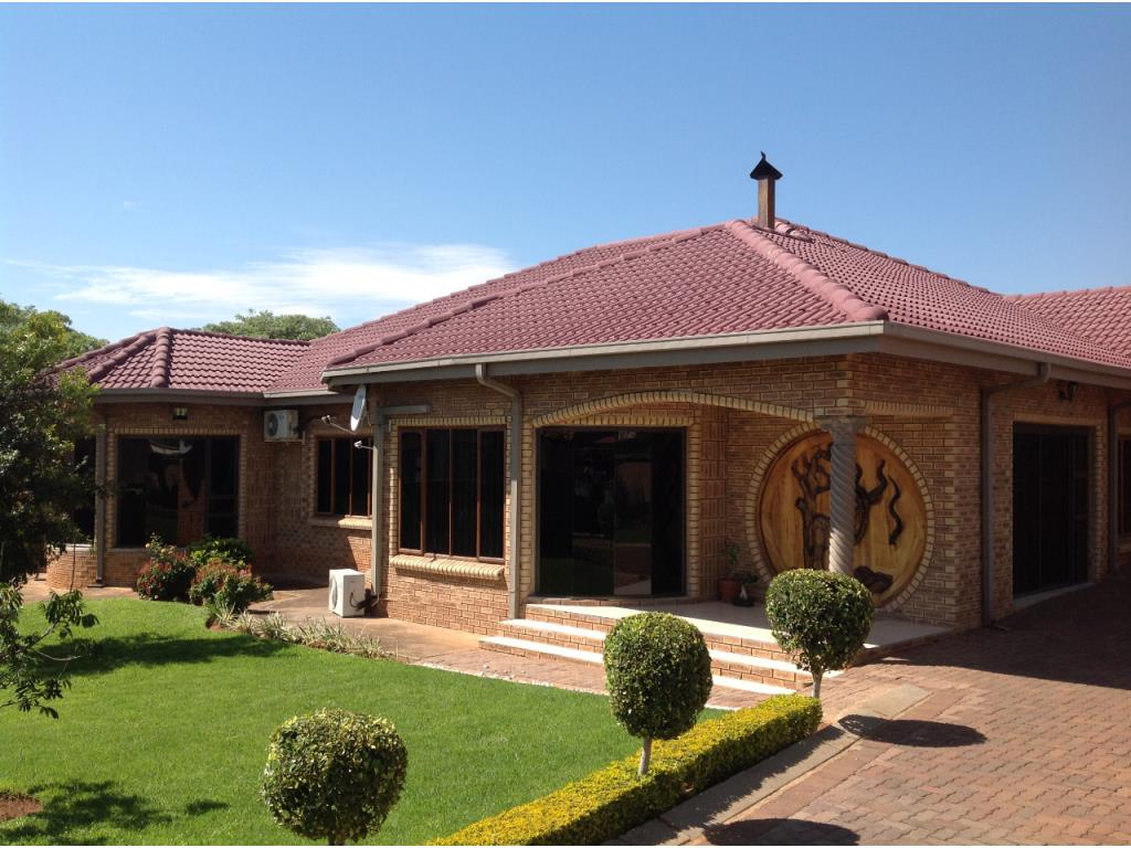 4 Bedroom House  For Sale in Geelhoutpark for ZAR 2 170 000 