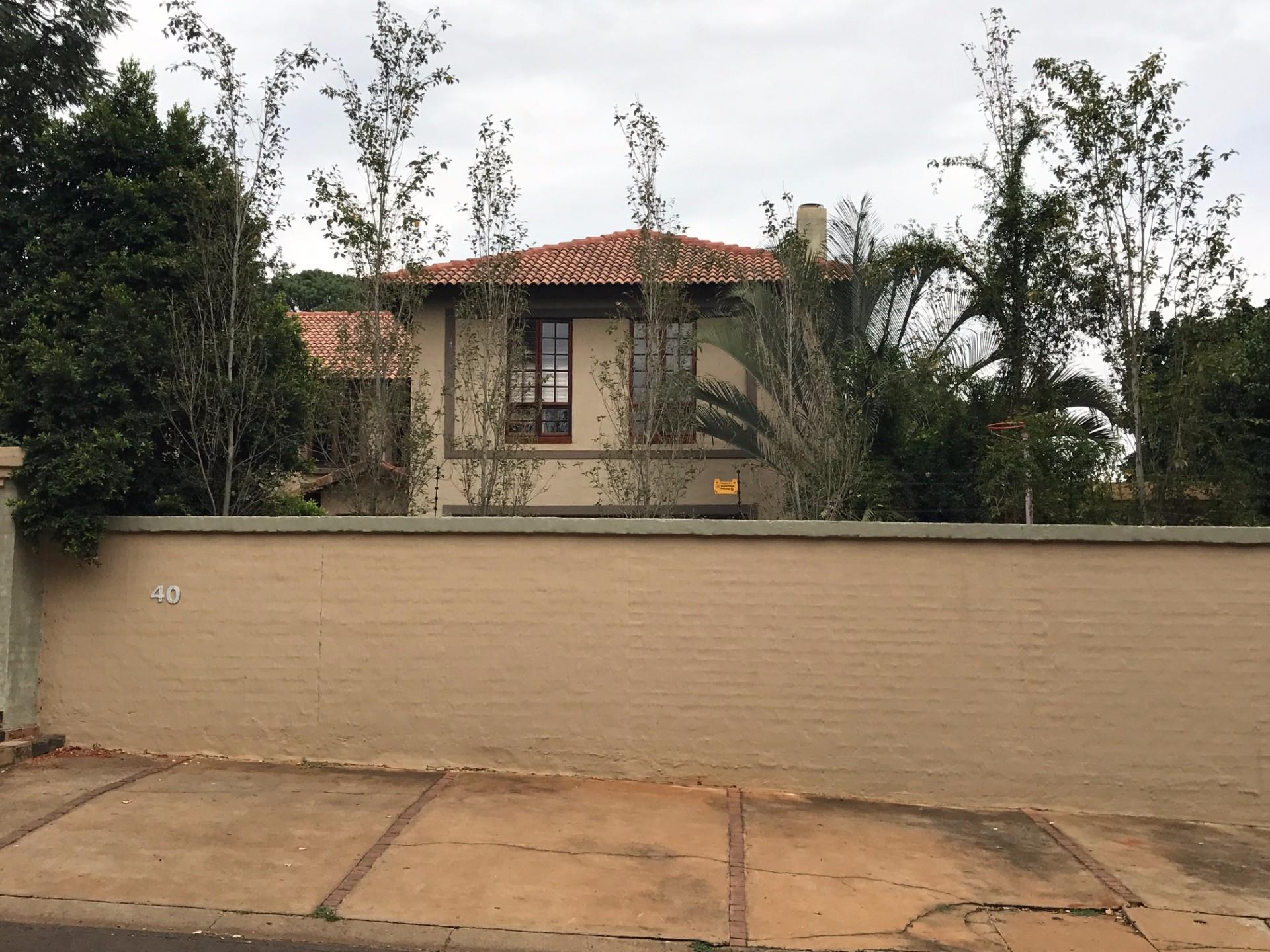 9 Bedroom House For Sale in Rustenburg Central | RE/MAX™ of Southern Africa