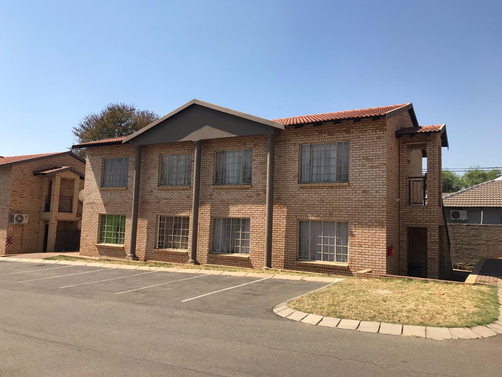 2 Bedroom Apartment / Flat For Sale in Rustenburg Central | RE/MAX™ of