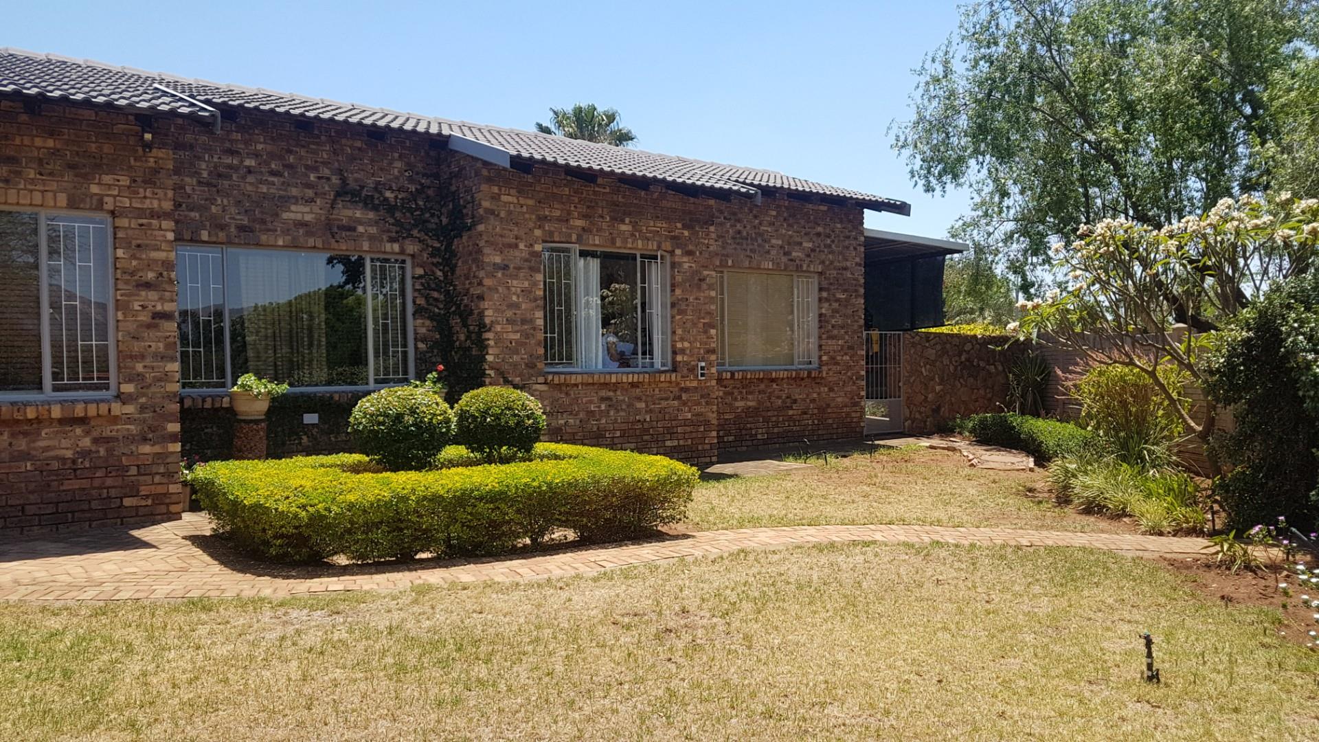 3 Bedroom House For Sale in Geelhoutpark | RE/MAX™ of Southern Africa