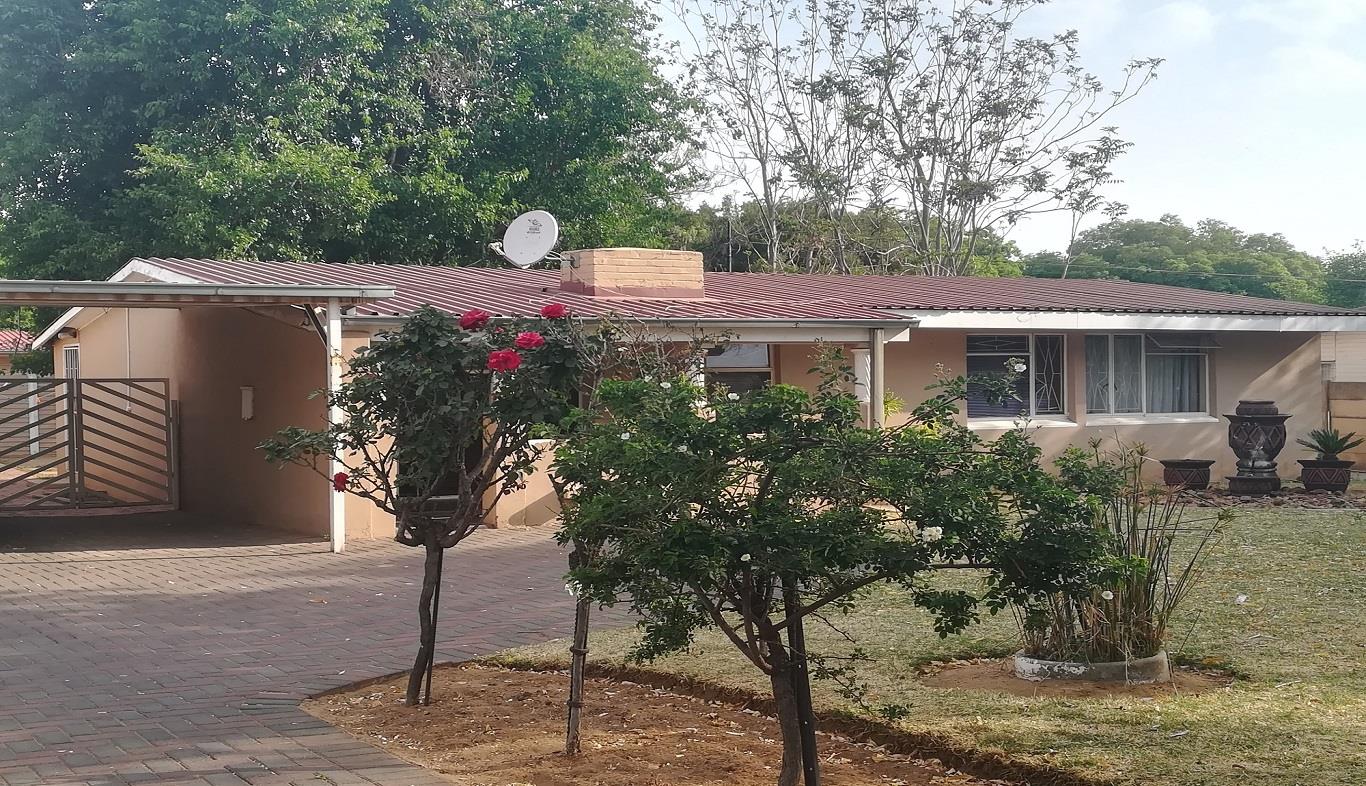 3 Bedroom House For Sale in Sasolburg Central RE/MAX™ of Southern Africa