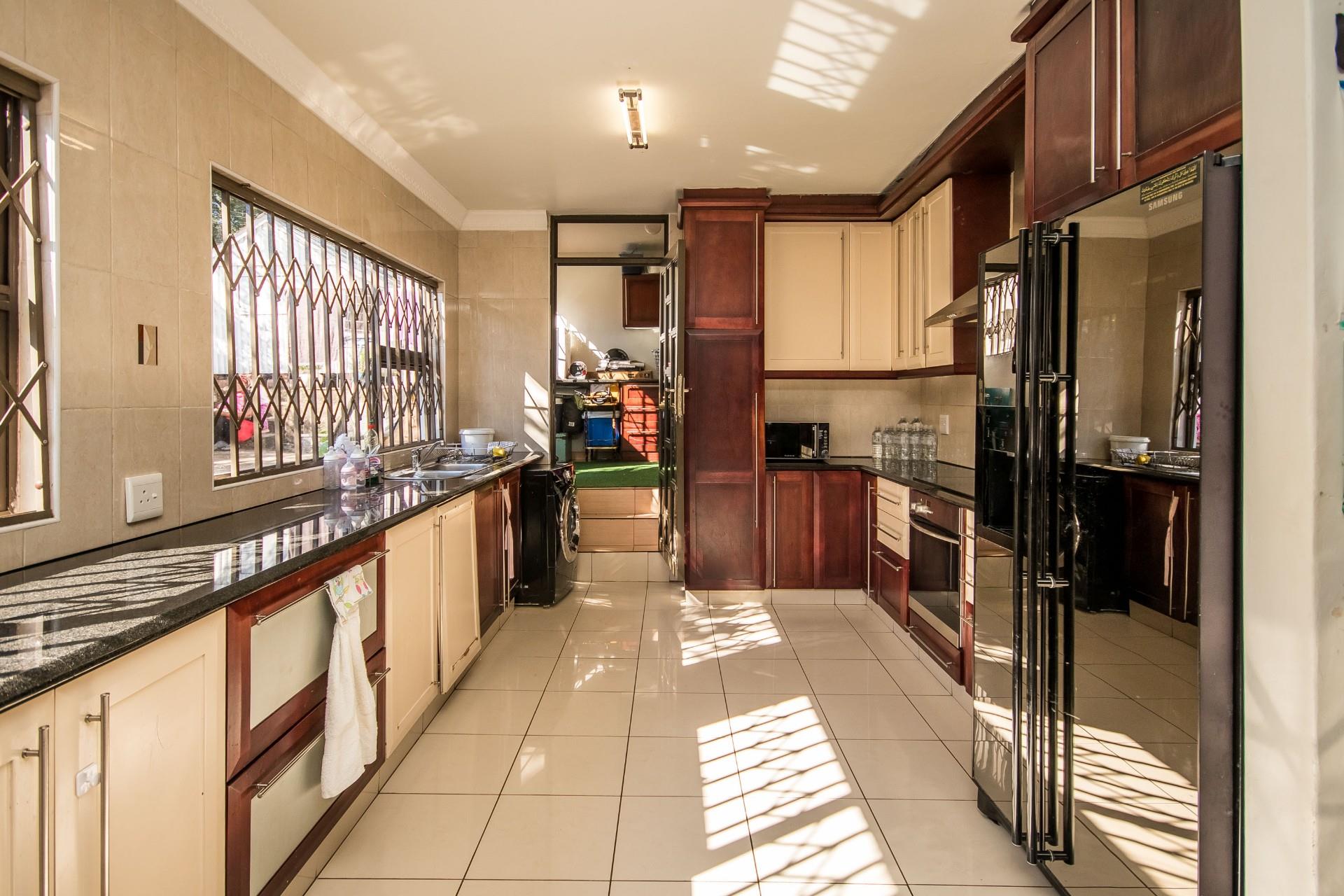 3 Bedroom House For Sale in Kloof | RE/MAX™ of Southern Africa