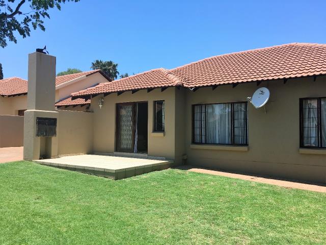 Property and Houses For Sale in Thatchfield Estate, Centurion