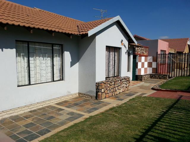 Property and Houses For Sale in Toekomsrus, Randfontein | RE/MAX