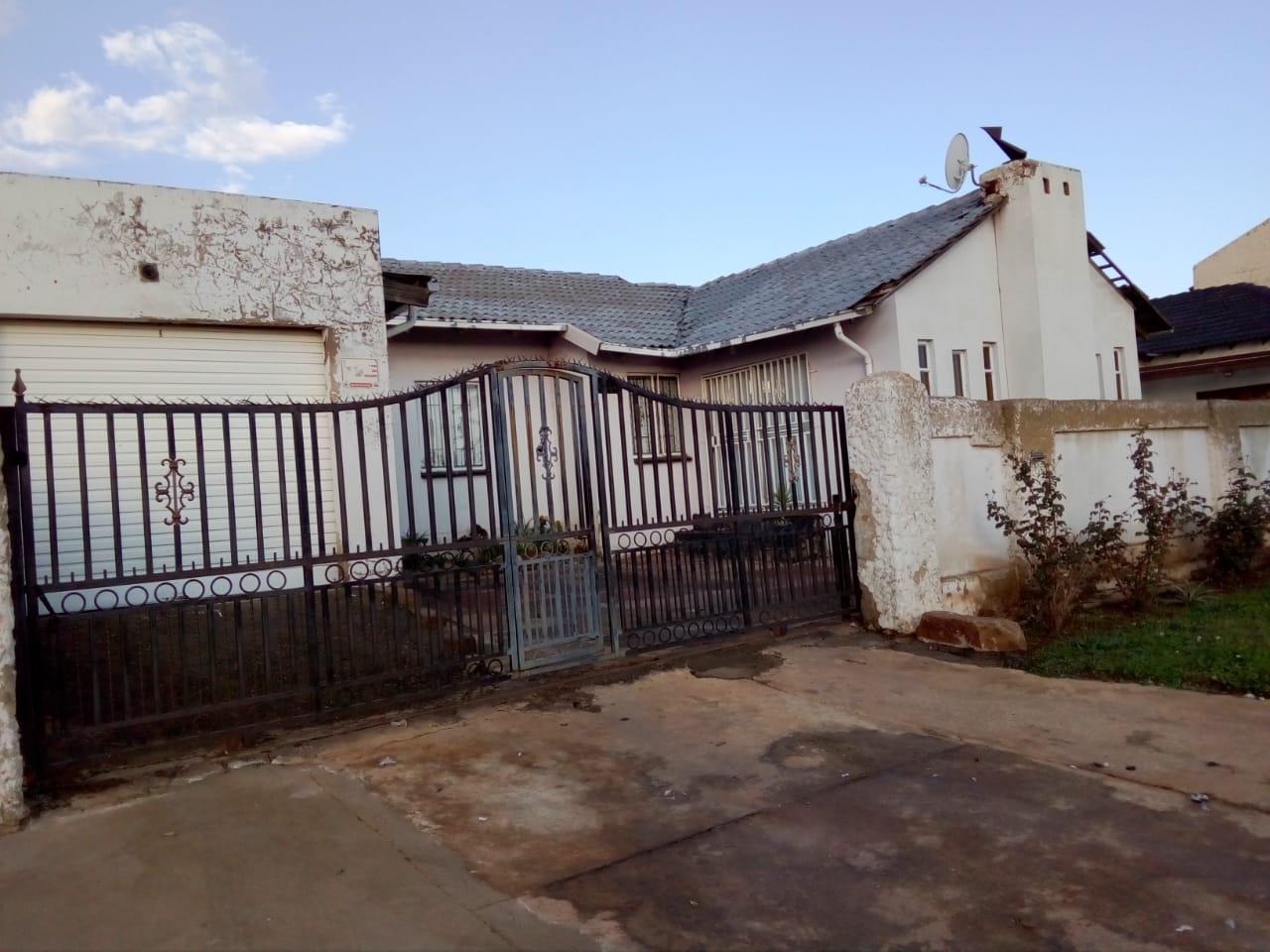 7 Bedroom House In Kagiso Re Max