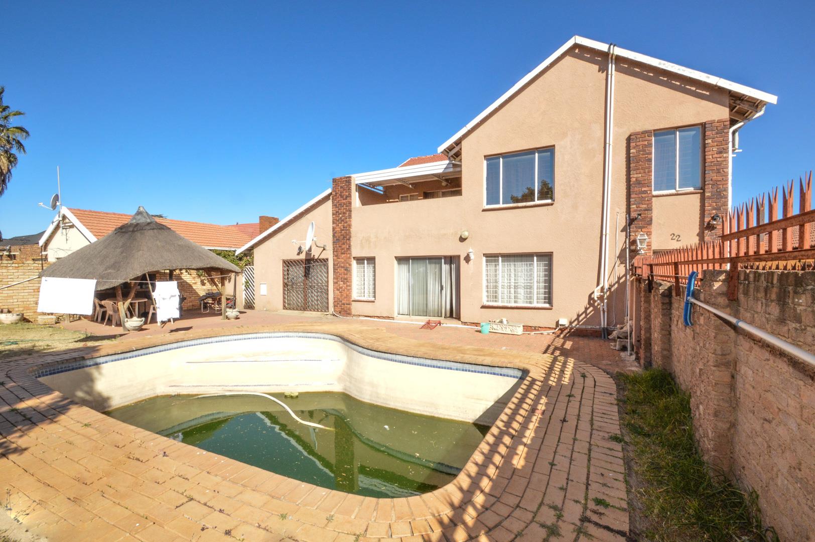 Property for sale in Witpoortjie RE/MAX™ of Southern Africa