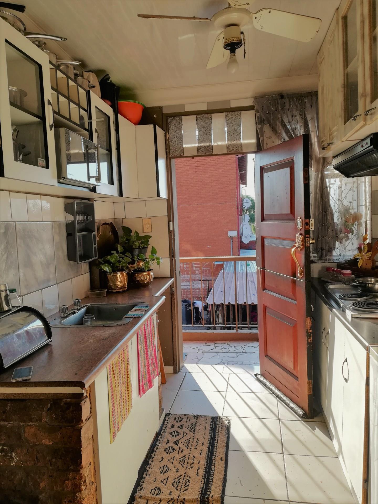 1 Bedroom Apartment / Flat For Sale in Eldorado Park RE/MAX™ of