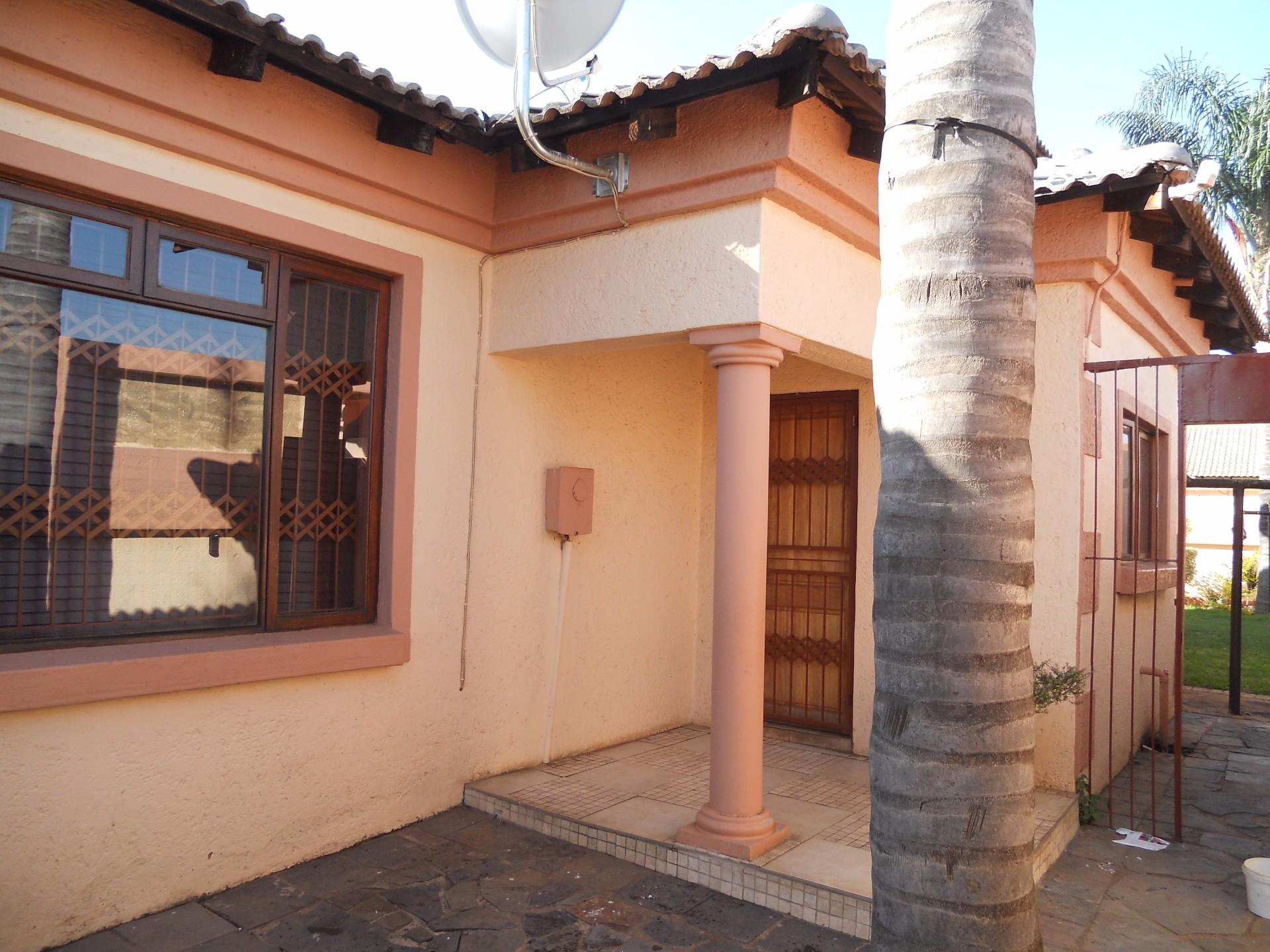 5 Bedroom House  For Sale in Mamelodi  West RE MAX  of 