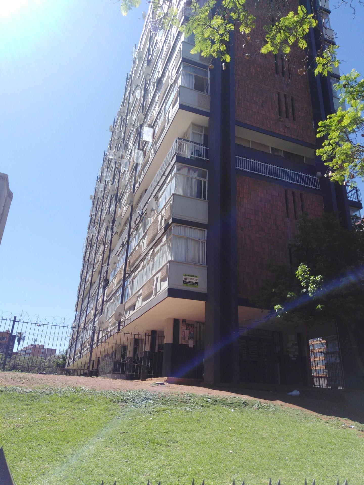 1 Bedroom House For Sale in Sunnyside RE/MAX™ of Southern Africa