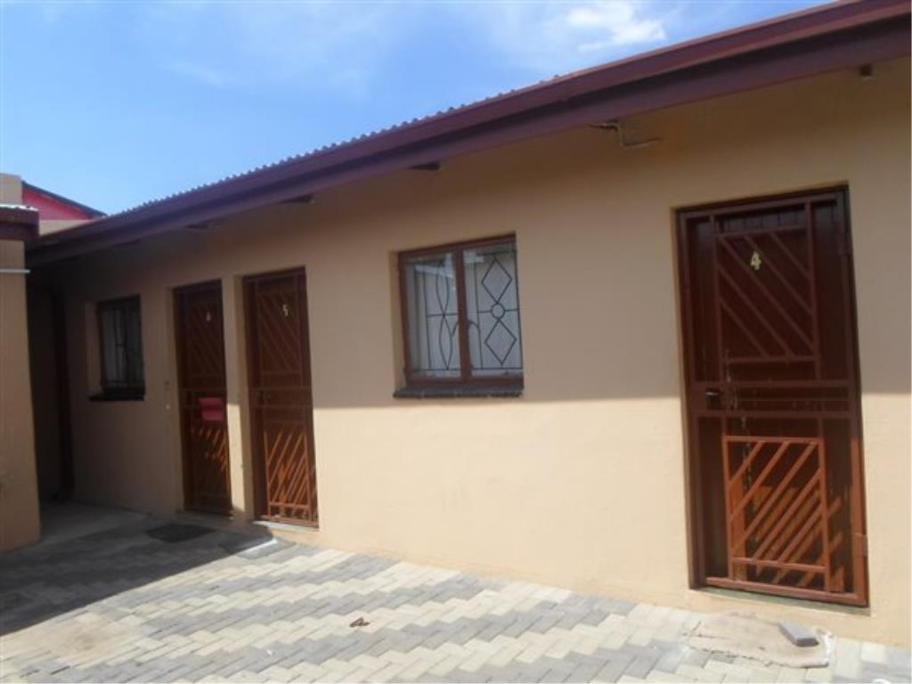 1 bed Apartment To Rent in Seshego Chas Everitt Polokwane