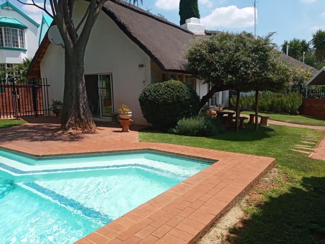 Property to rent in Faerie Glen RE/MAX™ of Southern Africa