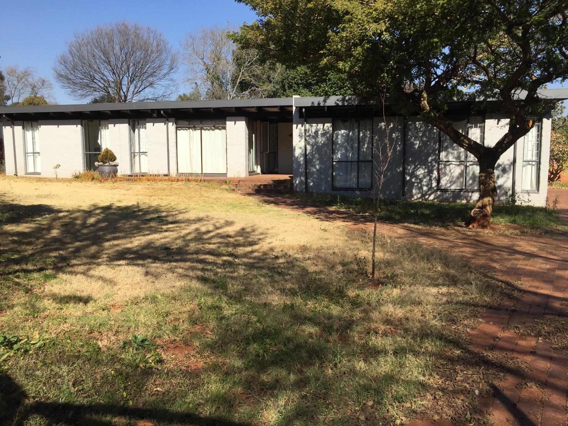 Property to rent in Faerie Glen RE/MAX™ of Southern Africa